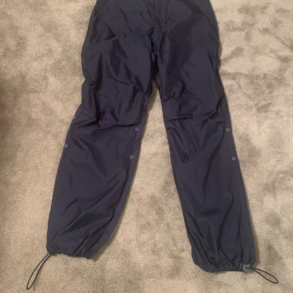 Size M GAP Women's Parachute Cargo Pants. Casual Streetwear Fall Minimal